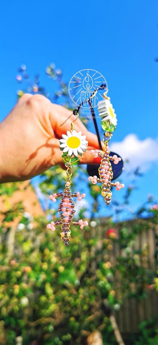 Buy & Sell Wylde Green Birmingham - Photos for 🦎🌼 Daisy Beaded Lizard Amethyst Earrings