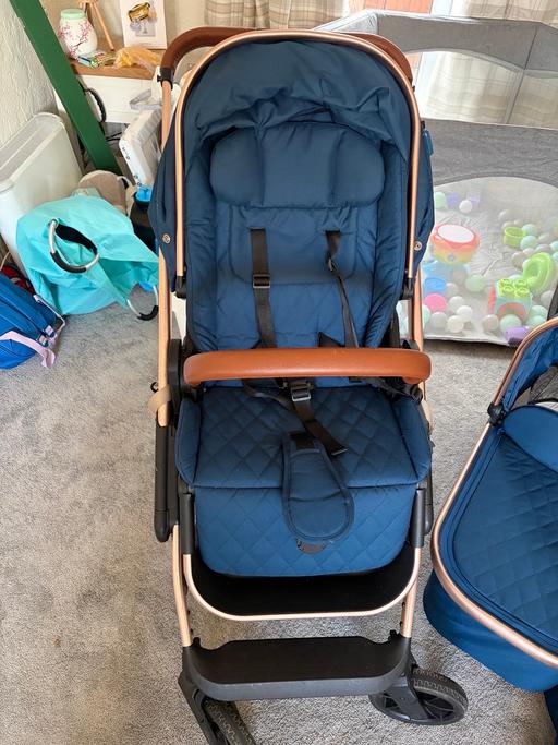Buy & Sell Pontefract Wakefield - Photos for MB500i Dani Dyer Blue Rose Gold 2 in 1 Pram