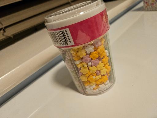 Buy & Sell Blakenhall Wolverhampton - Photos for New Large cake sprinkles SEPT 2027