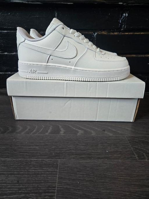 Buy & Sell Silkwood Park Wakefield - Photos for Nike Air Force 1 07 triple white Uk 8