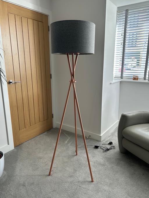 Buy & Sell Thongsbridge Kirklees - Photos for A pair of Next lamp stand and shade