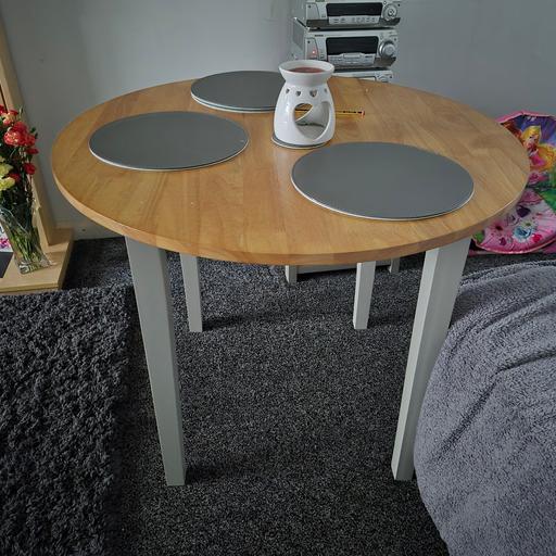 Buy & Sell Bartley Green Birmingham - Photos for grey & oak small round table