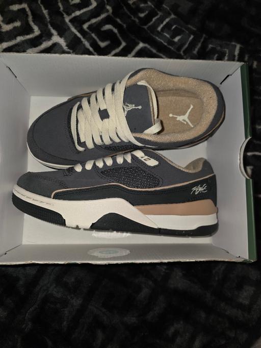 Buy & Sell New Lodge Barnsley - Photos for Nike Jordan Flight Court Unisex UK3.5 *BNWT