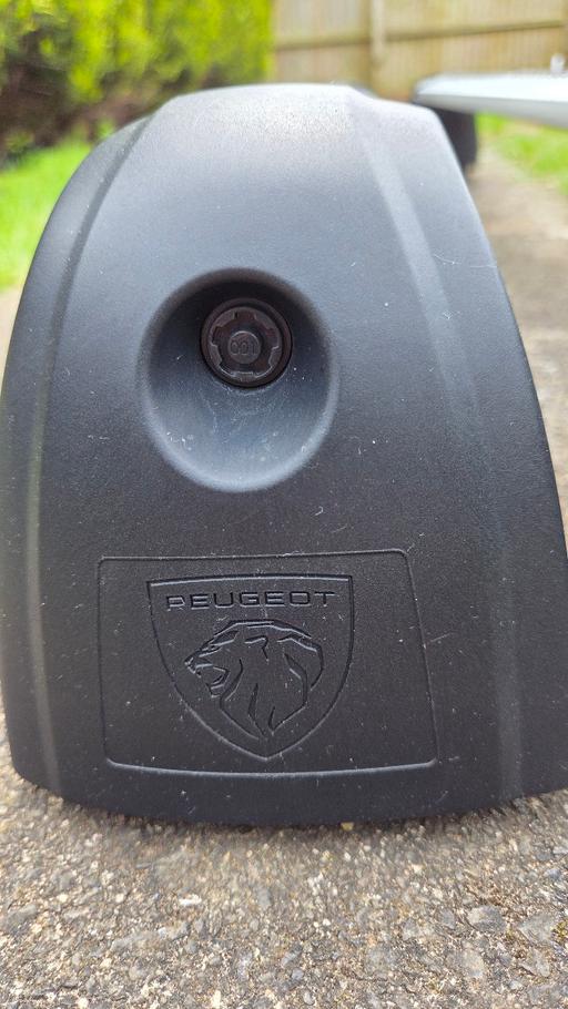 Vehicles Claybrooke Magna Harborough - Photos for Genuine Peugeot 2008 (2019+) - Set Of 2 Roof