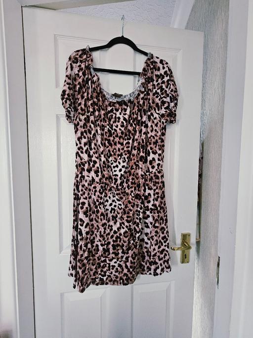 Buy & Sell Newton Doncaster - Photos for Lipsy dress, size 16..like new