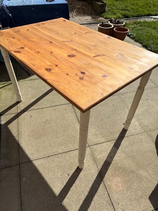Buy & Sell Doncaster Finningley Airport Doncaster - Photos for Kitchen / dining table