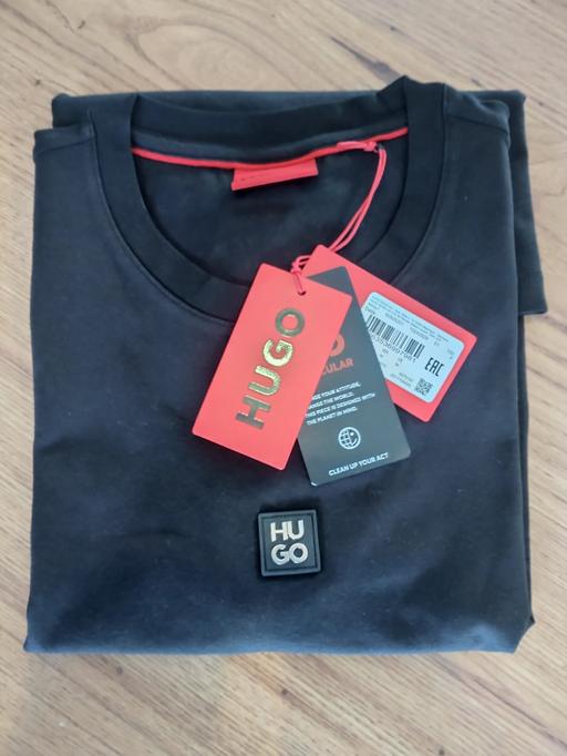 Buy & Sell Woolwich South East London - Photos for Hugo boss mens t-shirt M