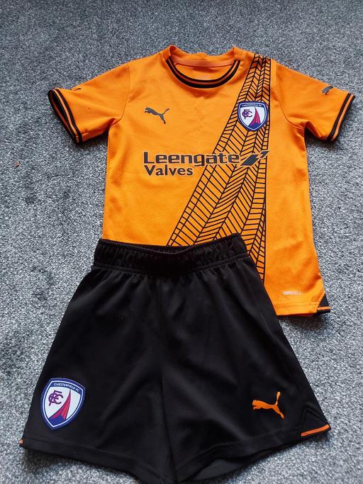 Buy & Sell Wingerworth North East Derbyshire - Photos for Chesterfield fc top and shorts