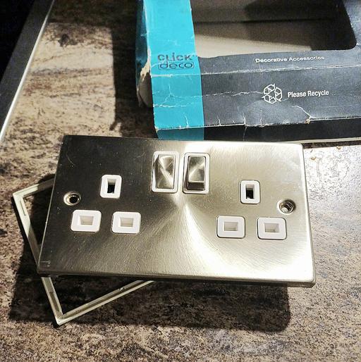 Buy & Sell Stockport Town Centre Stockport - Photos for 13 amp double wall socket (2-gang) with a pol