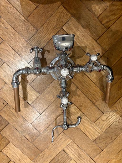 Buy & Sell Edmonton North London - Photos for Vintage Chrome Clawfoot Bathtub Faucet