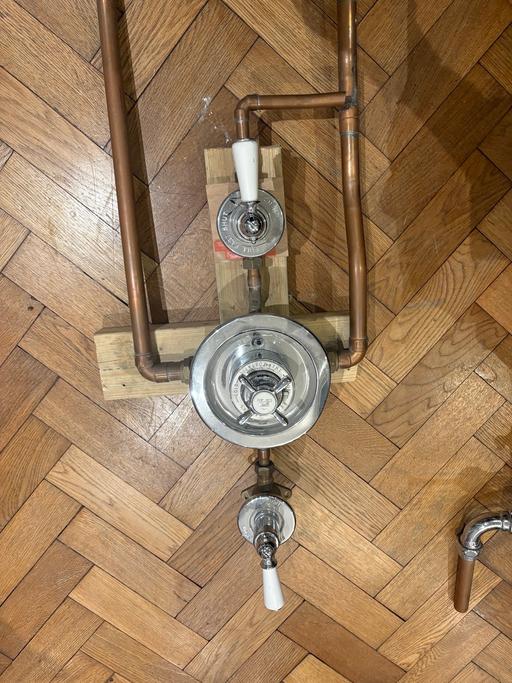 Buy & Sell Edmonton North London - Photos for Vintage-style Shower Fixture Wall Mounted