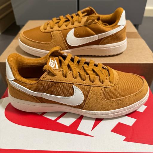 Buy & Sell Grove Park West London - Photos for Nike Field General Size 4