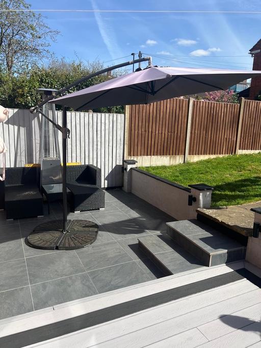 Buy & Sell New Addington Croydon - Photos for Garden parasol