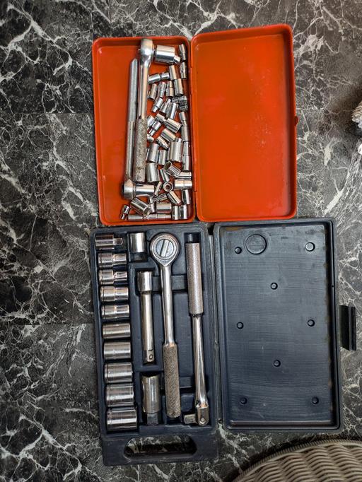 Vehicles Kingshurst Solihull - Photos for Halfords socket set and two random wrenchs