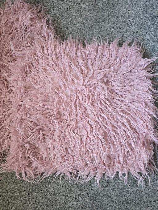 Buy & Sell Rowley Regis Sandwell - Photos for 2 pink fluffy cushion covers