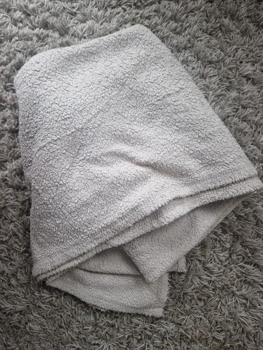 Buy & Sell Hall Green Birmingham - Photos for cream fleece throw blanket