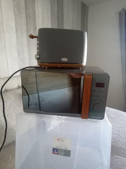 Buy & Sell Tipton Sandwell - Photos for microwave and kettle