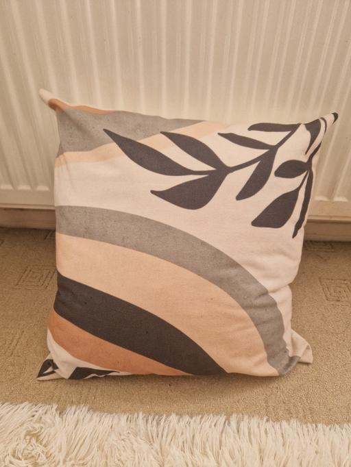 Buy & Sell Hall Green Birmingham - Photos for cream & green printed scatter cushion