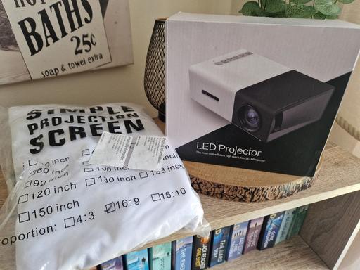Buy & Sell Hall Green Birmingham - Photos for LED projector & screen