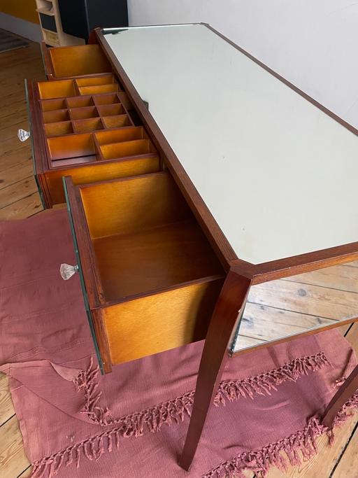 Buy & Sell Sydenham Hill South East London - Photos for Mirrored dressing table