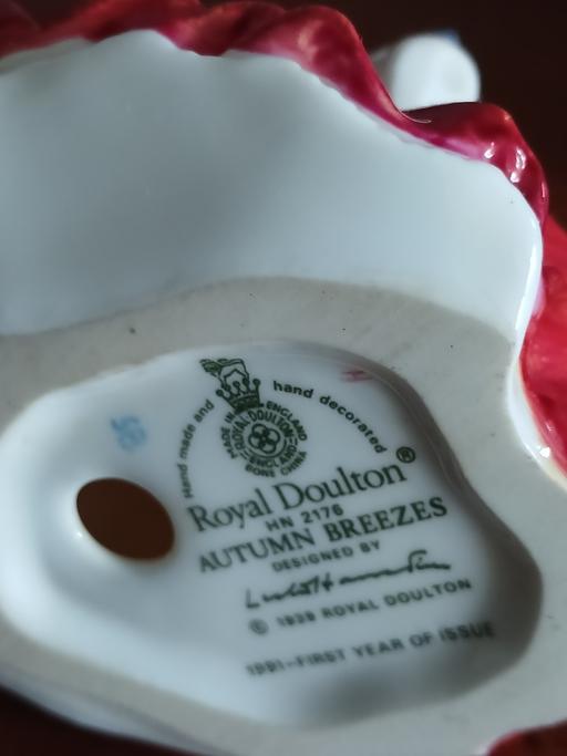 Buy & Sell Stanmore Harrow - Photos for antique royal Doulton lady