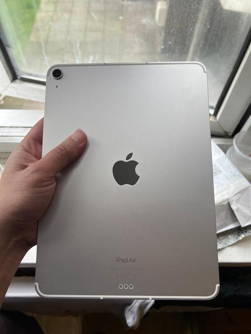Buy & Sell All Saints East London - Photos for iPad Air 5th Generation Cellular