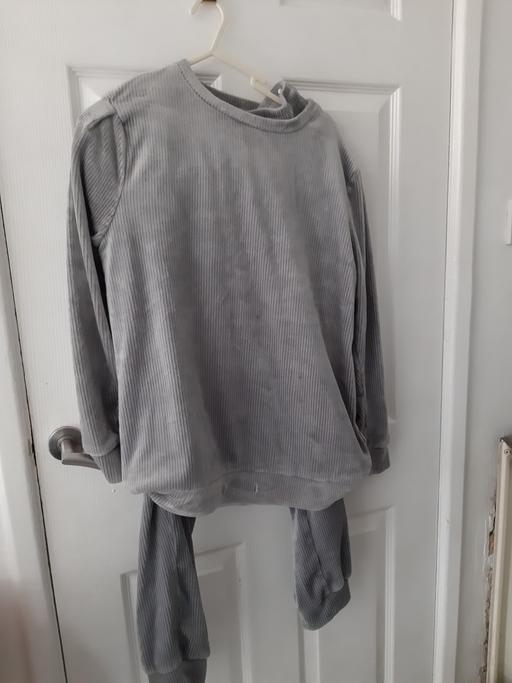 Buy & Sell South Hylton Sunderland - Photos for lounge suit ladies