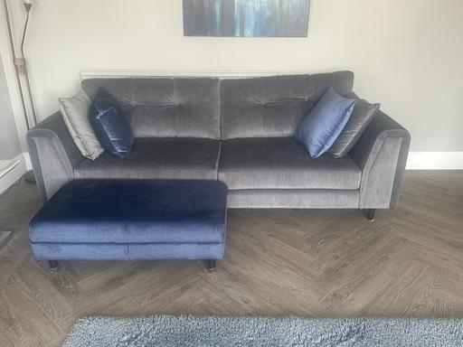 Buy & Sell Ferniegair South Lanarkshire - Photos for Perfect condition grey 4 seater sofa