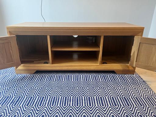 Buy & Sell Woolmer Green Welwyn Hatfield - Photos for Solid Oak Bevel TV Unit - Oak Furniture Land