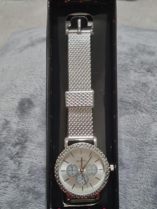 Buy & Sell Grafton Street Industrial Estate West Northamptonshire - Photos for New watch