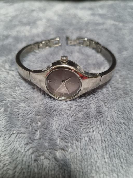 Buy & Sell Grafton Street Industrial Estate West Northamptonshire - Photos for Ladies watch