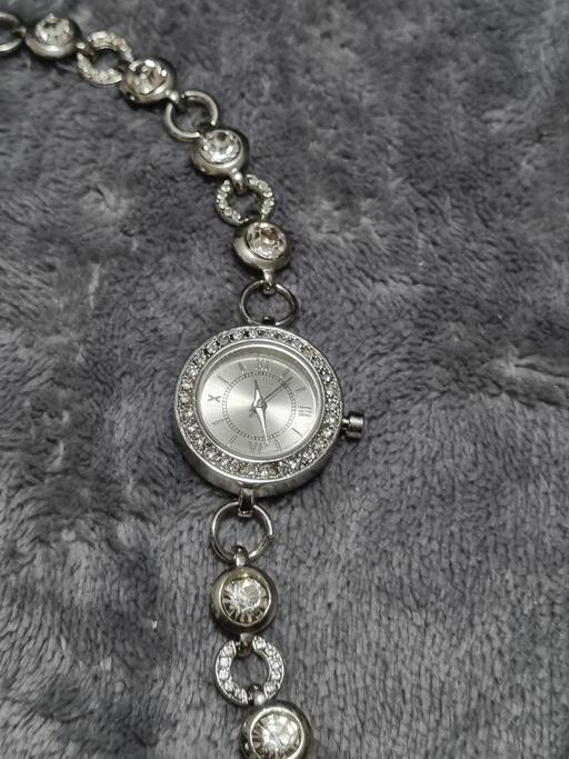 Buy & Sell Grafton Street Industrial Estate West Northamptonshire - Photos for Beautiful watch