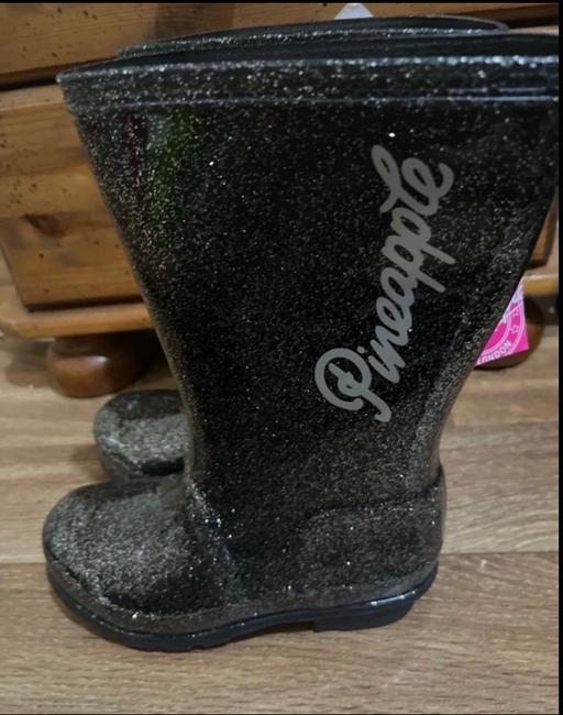 Buy & Sell Balham South West London - Photos for Pineapple girls wellies size 10