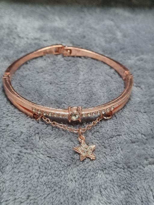 Buy & Sell Grafton Street Industrial Estate West Northamptonshire - Photos for Beautiful bracelet