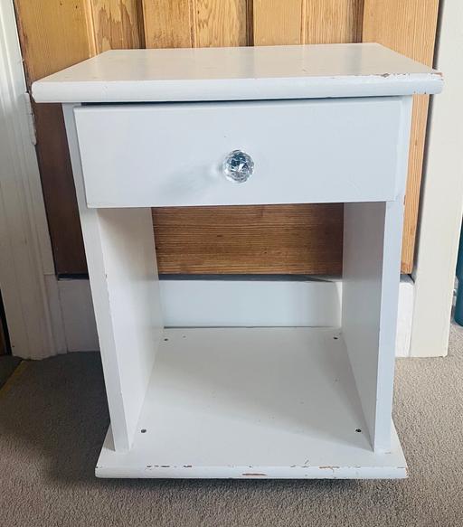 Buy & Sell Cheam Sutton - Photos for Solid Wooden Bedside Table