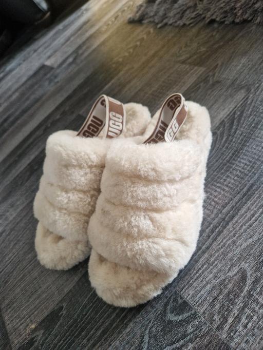 Buy & Sell Scholes Rotherham - Photos for UGG slippers size 7
