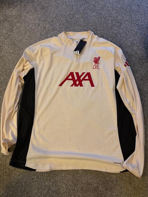Buy & Sell Sandfield Park Liverpool - Photos for Brand new LFC training top