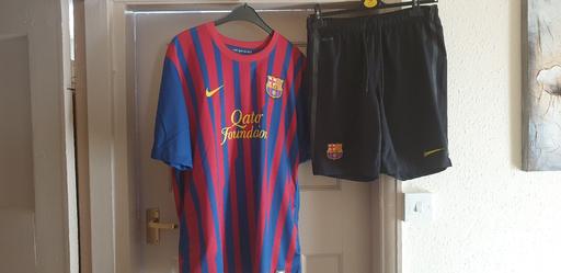 Buy & Sell Lofthouse Leeds - Photos for MESSI BARCELONA FOOTBALL SHIRT XL