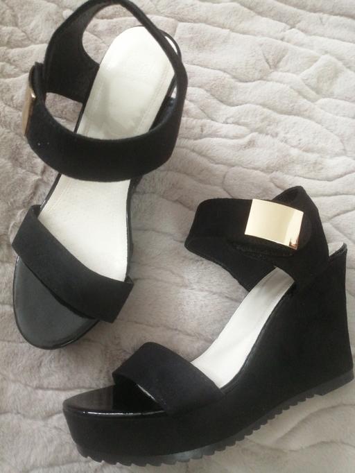 Buy & Sell Heath Town Wolverhampton - Photos for New ladies size 6 high wedge shoes