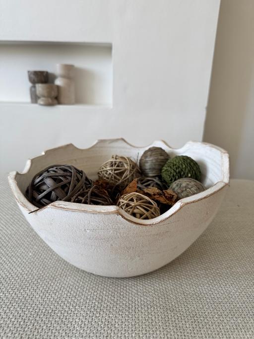 Buy & Sell Ibstock North West Leicestershire - Photos for Large shaped whit bowl