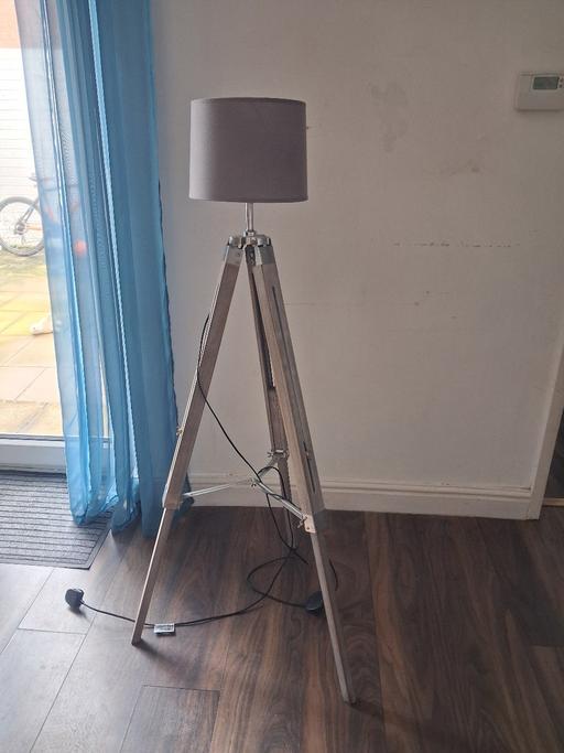 Buy & Sell Tyldesley Wigan - Photos for Lamp