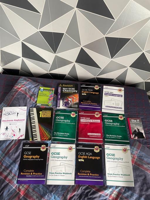 Buy & Sell Stratford East London - Photos for CGP REVISION BOOK BUNDLE