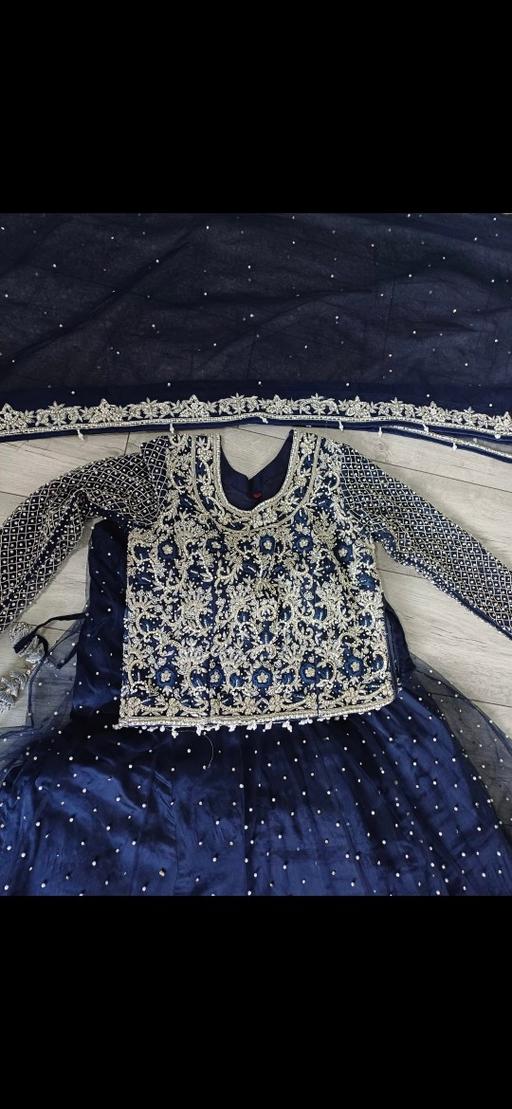 Buy & Sell - Photos for Neavy heavy dress medium size only wore once