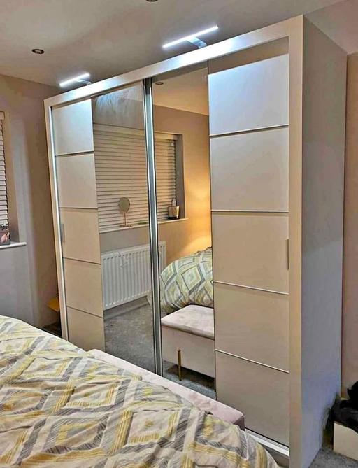 Buy & Sell Mill Green Welwyn Hatfield - Photos for Beautiful Wardrobe For Sale (203cm)