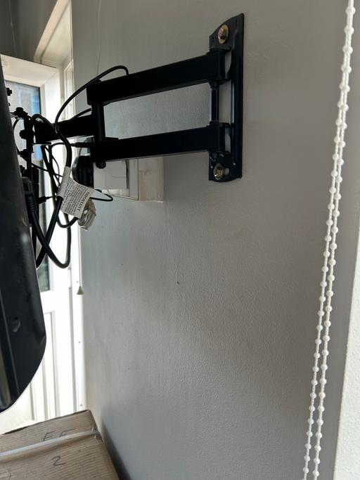 Buy & Sell Ormesby Redcar and Cleveland - Photos for Tv & bracket