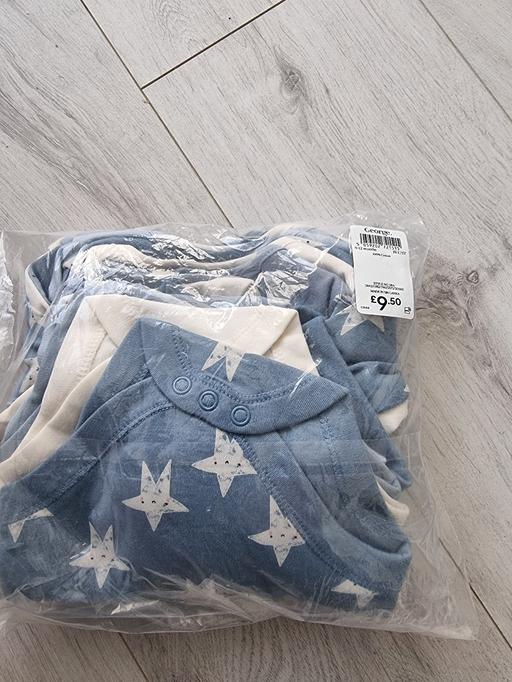 Buy & Sell Bradley Wolverhampton - Photos for baby vests