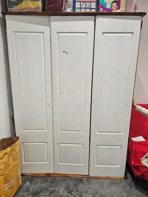 Buy & Sell Reedley Burnley - Photos for 3 door wooden wardrobes