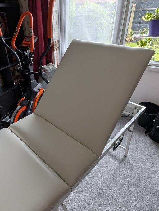 Buy & Sell Prenton Wirral - Photos for Great condition White leather massage couch