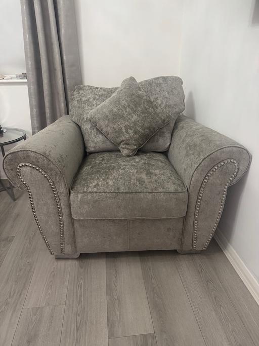 Buy & Sell Cheshunt Broxbourne - Photos for Large 2 seater and a single set Sofa set