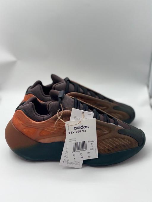 Buy & Sell Canonbury North London - Photos for New Adidas Yeezy 700 V3 Copper Fade Uk:5.5